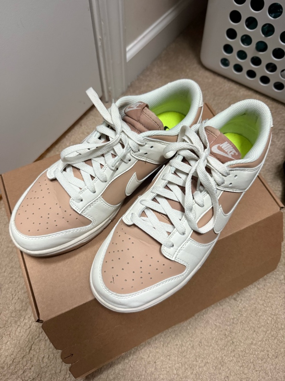 Nike Dunks, Women’s 10